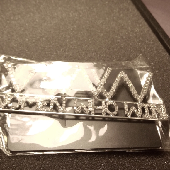 Pin - Picture 1 of 1